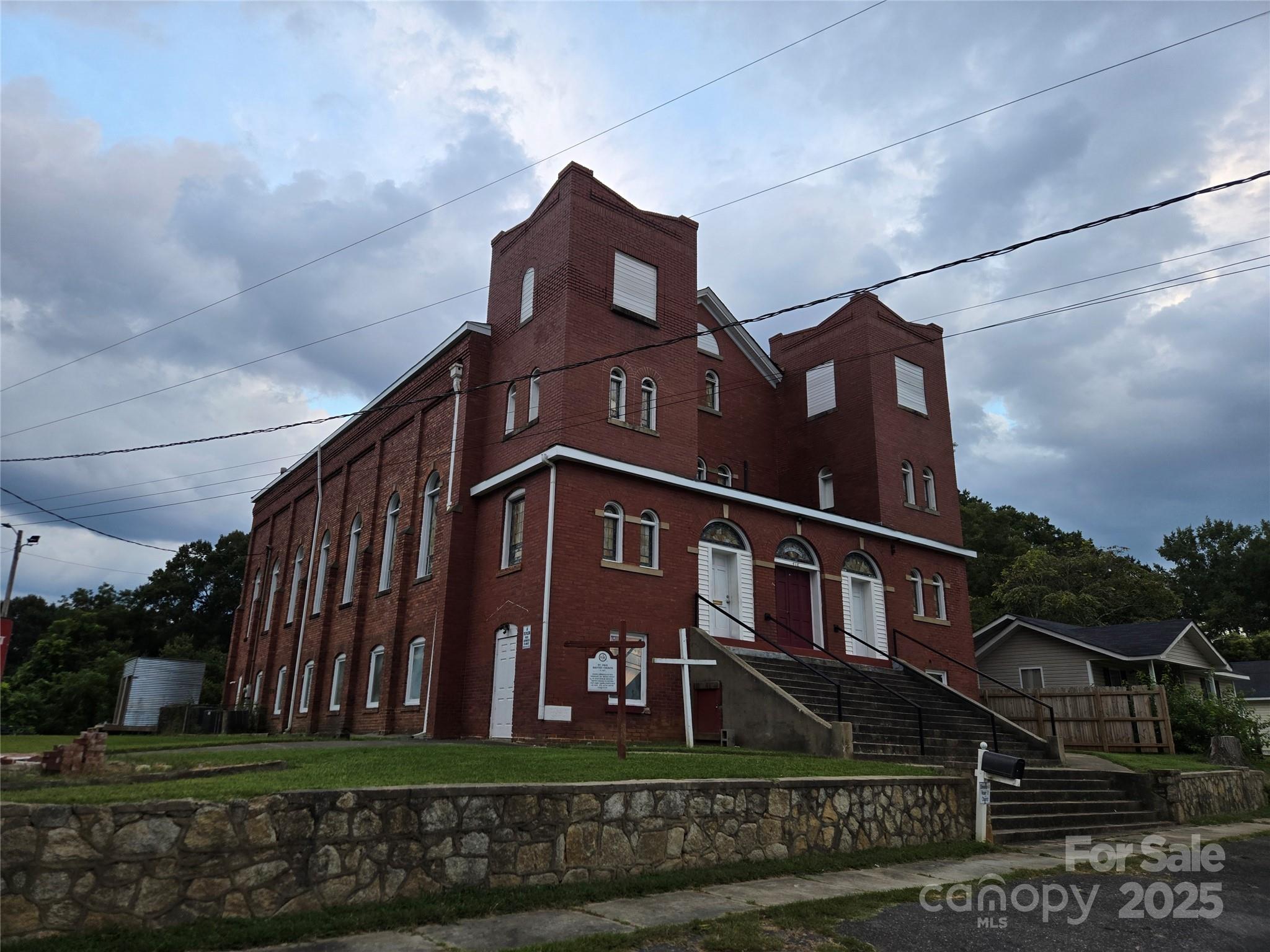 Photo of 418 N Oakland Street, Gastonia, NC 28052