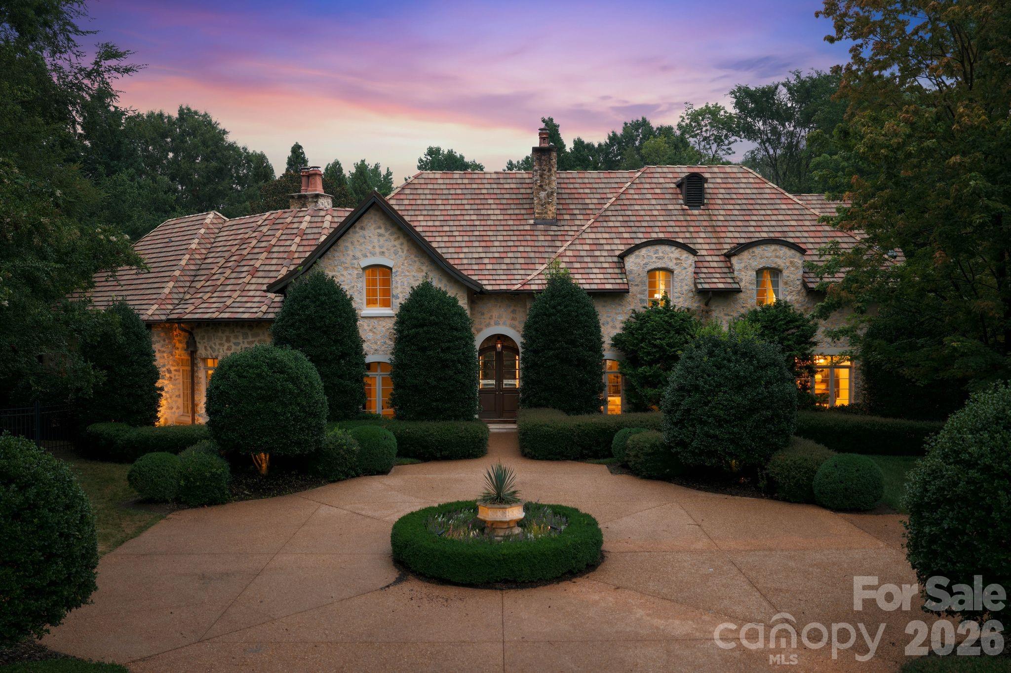 Photo of 4231 Fox Brook Lane, Charlotte, NC 28211