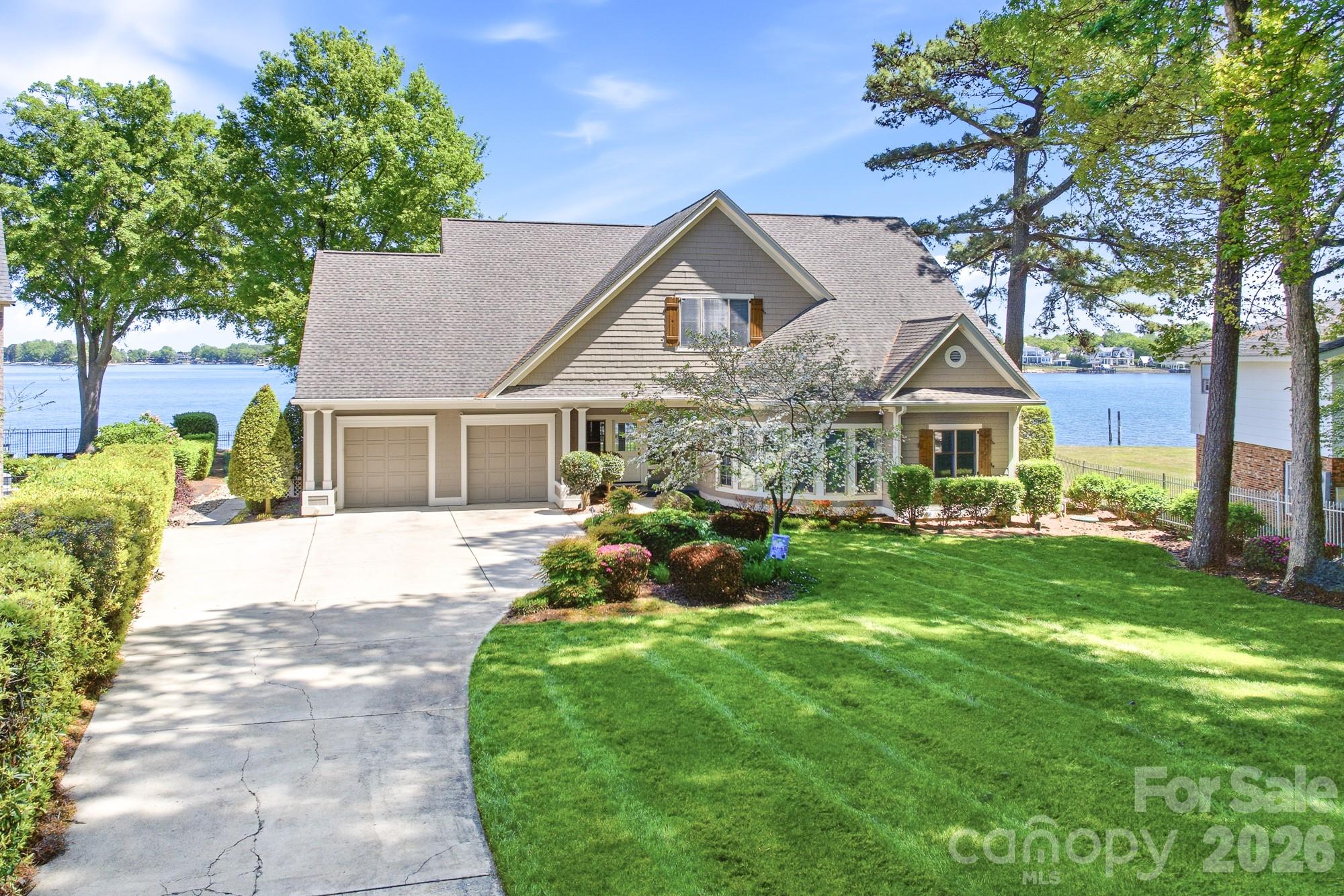 Photo of 21217 Island Forest Drive, Cornelius, NC 28031