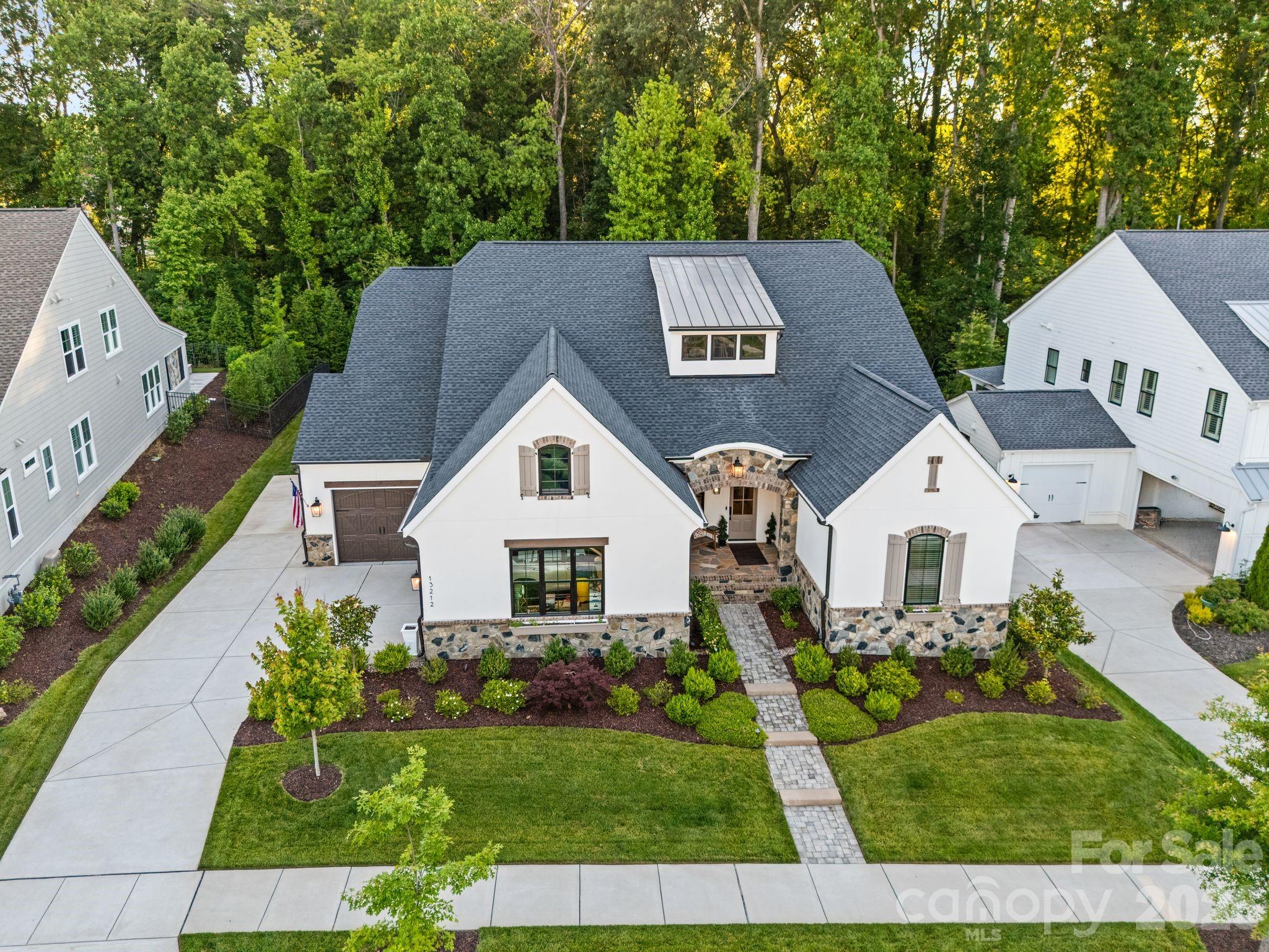 Photo of 13212 Oak Farm Lane, Huntersville, NC 28078