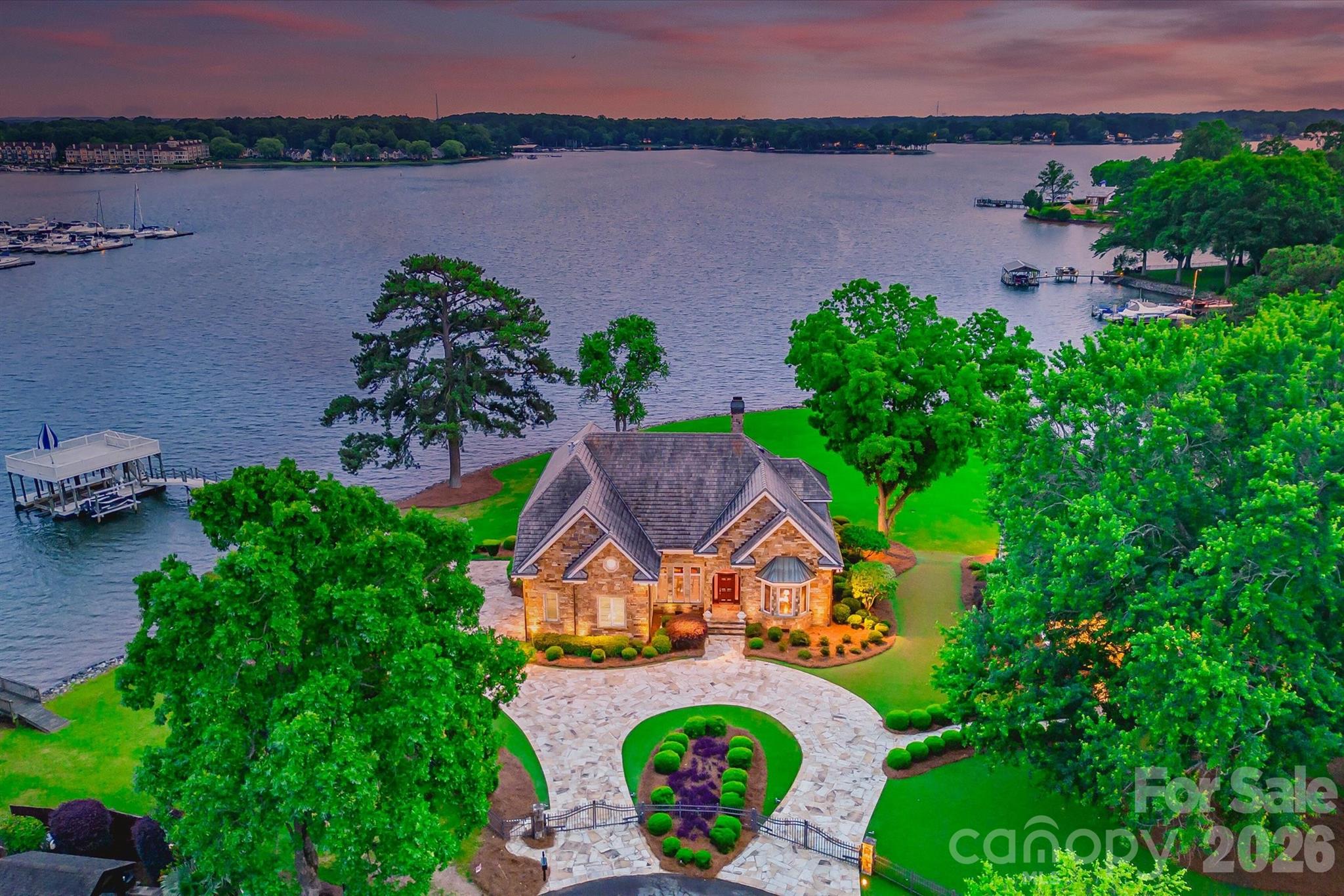 Photo of 18212 Pompano Place, Cornelius, NC 28031