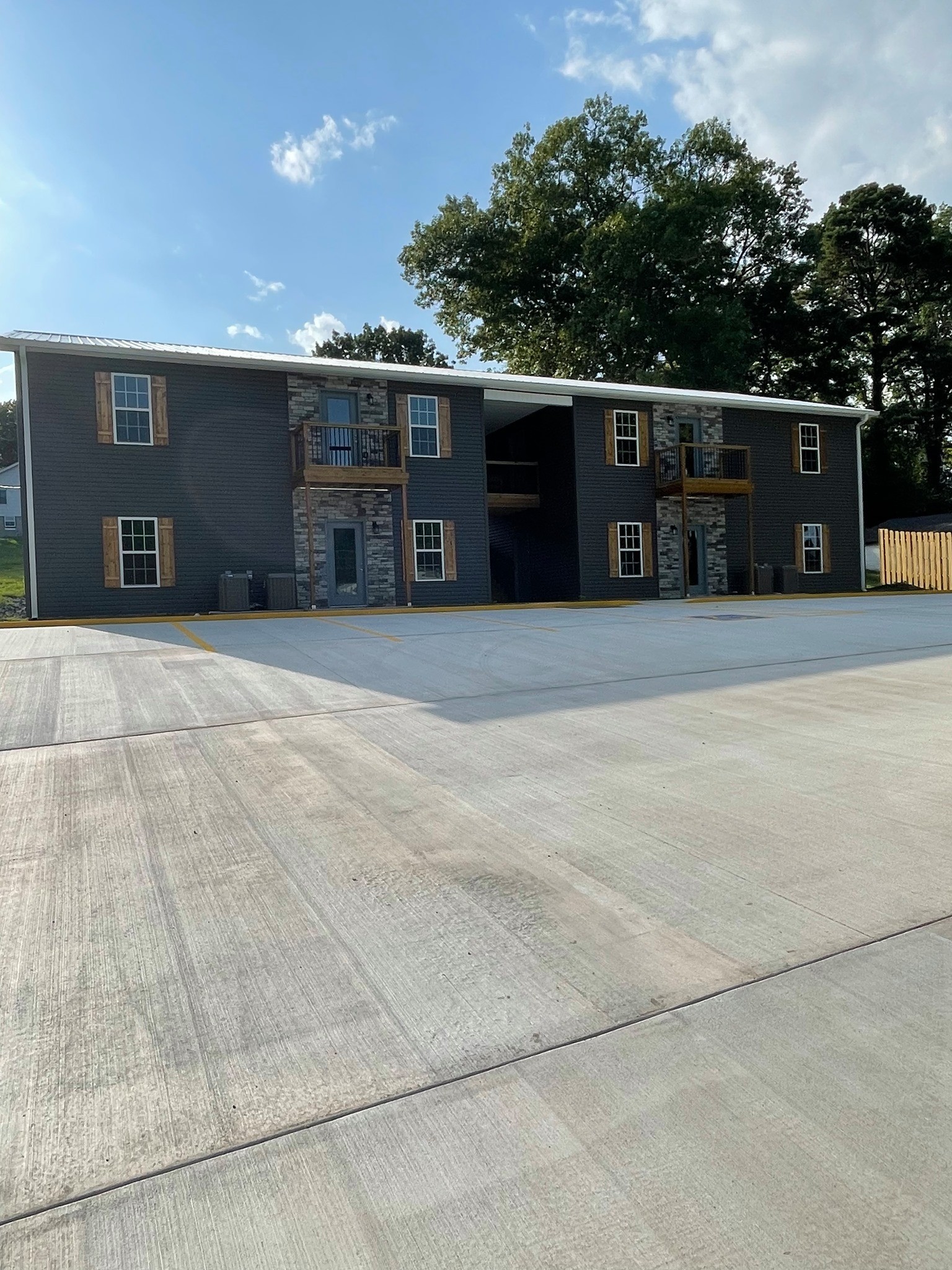 Photo of 130 Main St S, Carthage, TN 37030