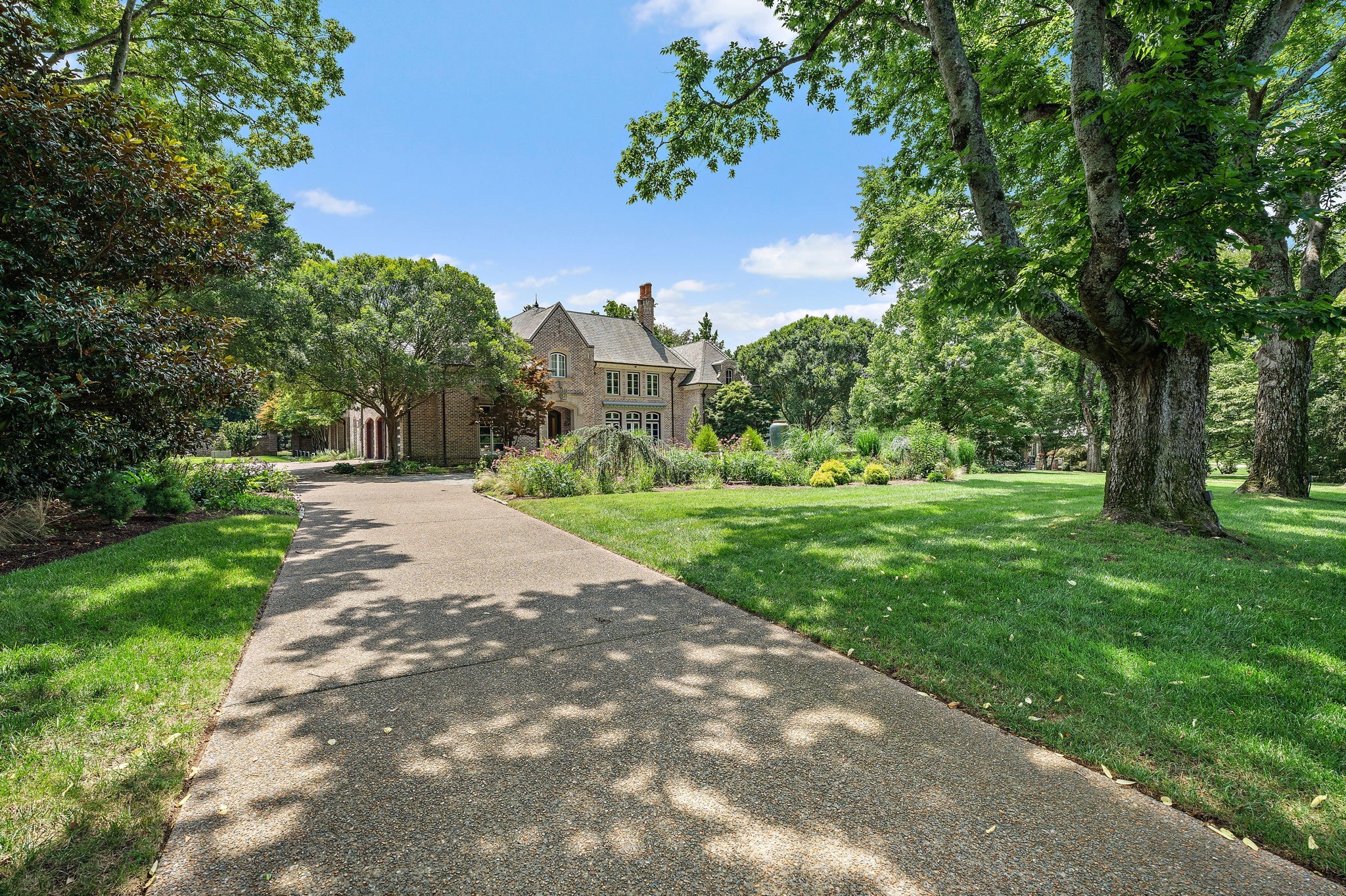 Photo of 1206 Belle Meade Blvd, Nashville, TN 37205