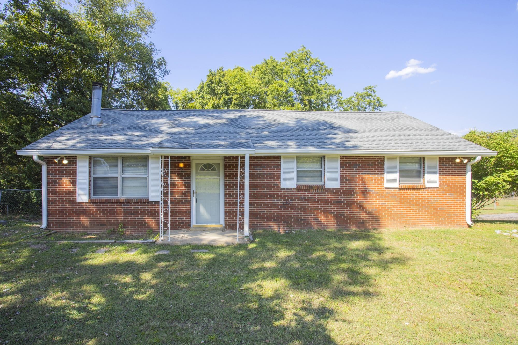 Photo of 304 Sunset Trl, Mount Juliet, TN 37122