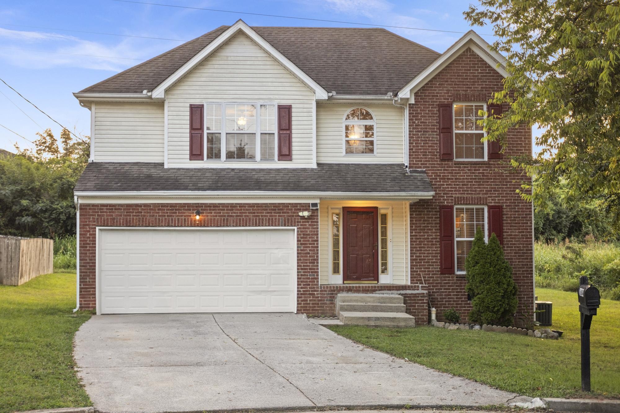 Photo of 1604 Overcreek Ct, Nashville, TN 37217