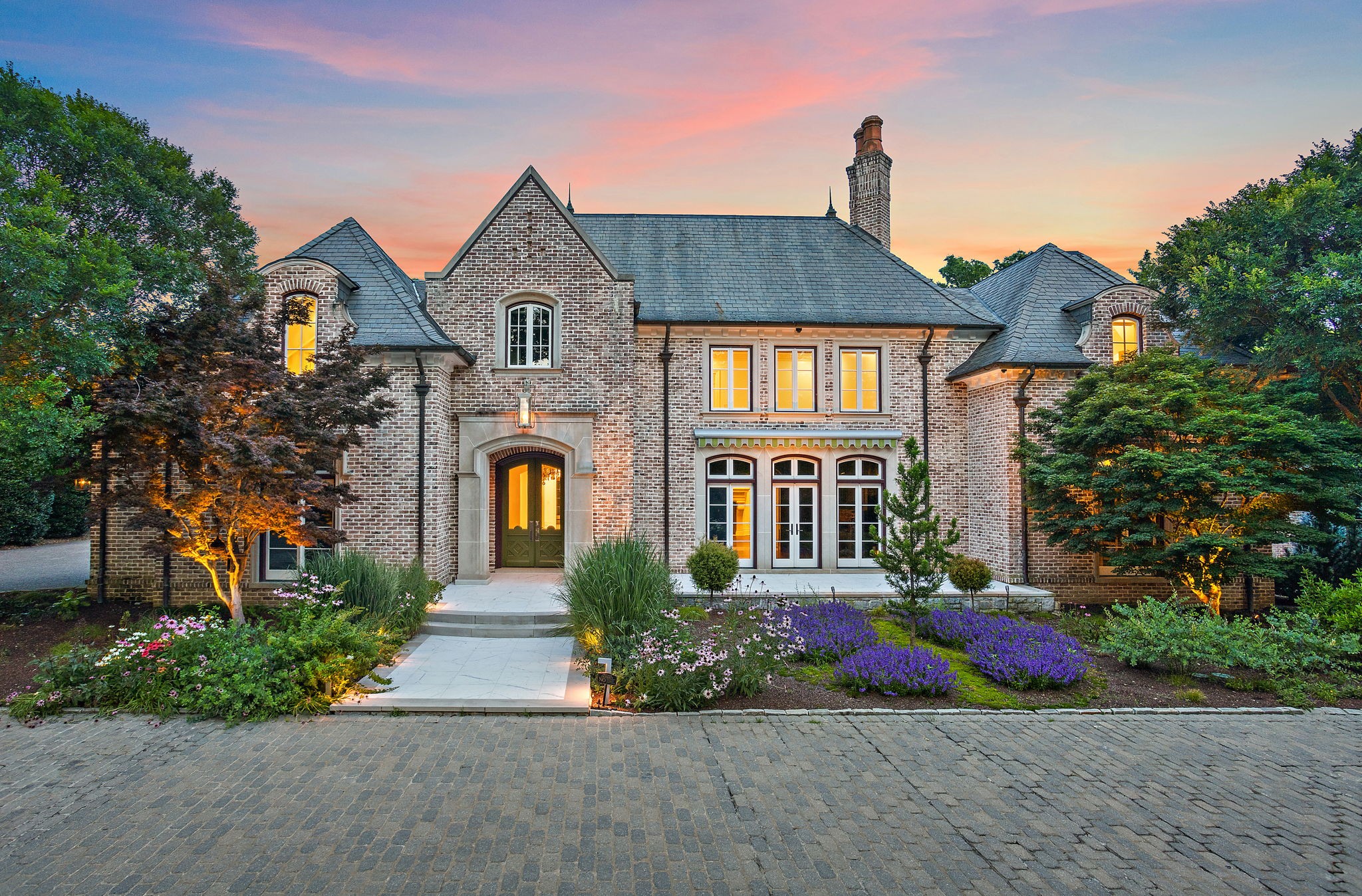 Photo of 1206 Belle Meade Blvd, Nashville, TN 37205