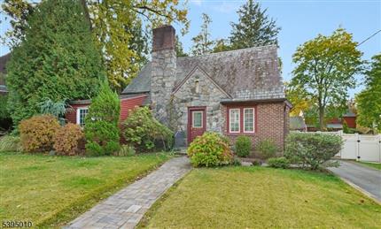 Photo of 654 Suffern Rd, Teaneck Twp., NJ 07666