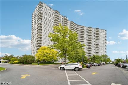 Photo of 2000 Linwood Ave #4P, Fort Lee Boro, NJ 07024