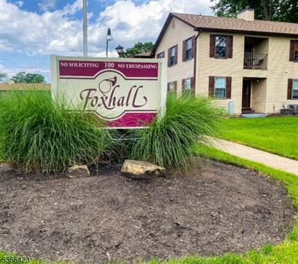 Photo of 33 Foxhall, Middlesex Boro, NJ 08846