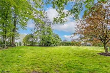 Photo of 113 Golf Edge Dr, Westfield Town, NJ 07090