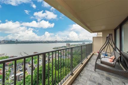 Photo of 3 Horizon Road #1007, Fort Lee Boro, NJ 07024