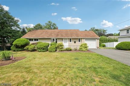 Photo of 515 Salem St, Paramus Boro, NJ 07652