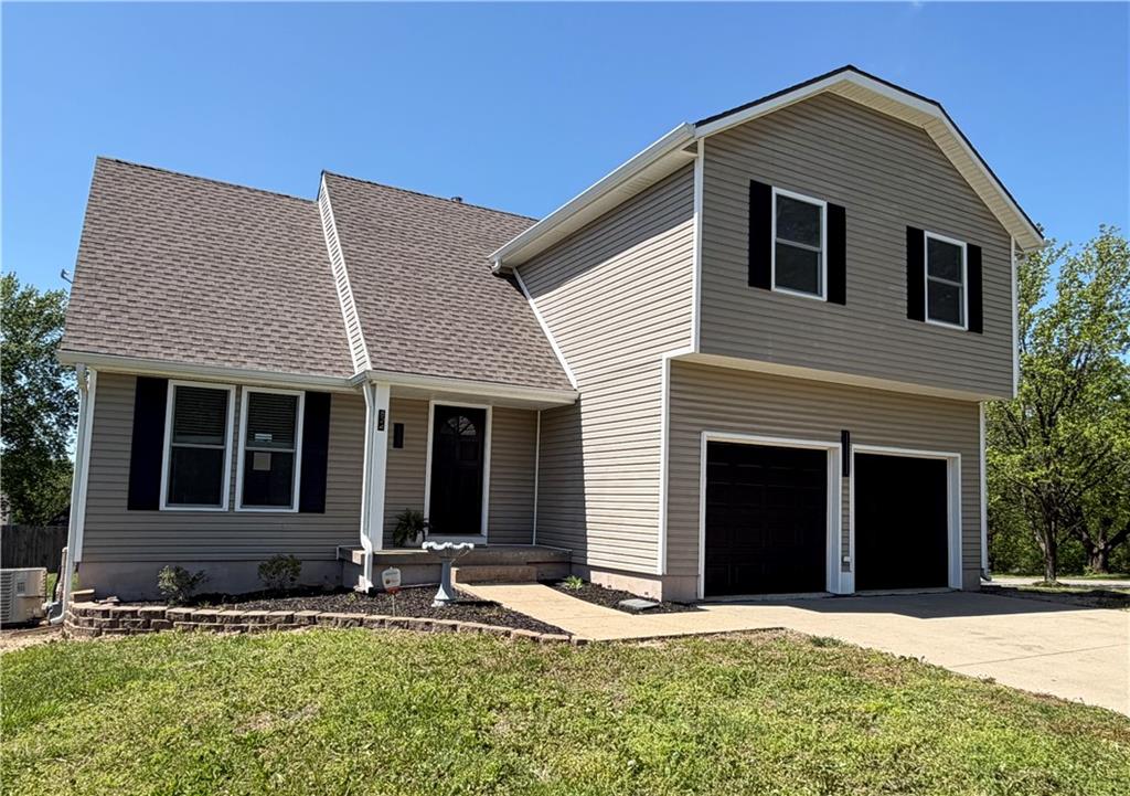 Photo of 824 S Elk Lane, Bonner Springs, KS 66012