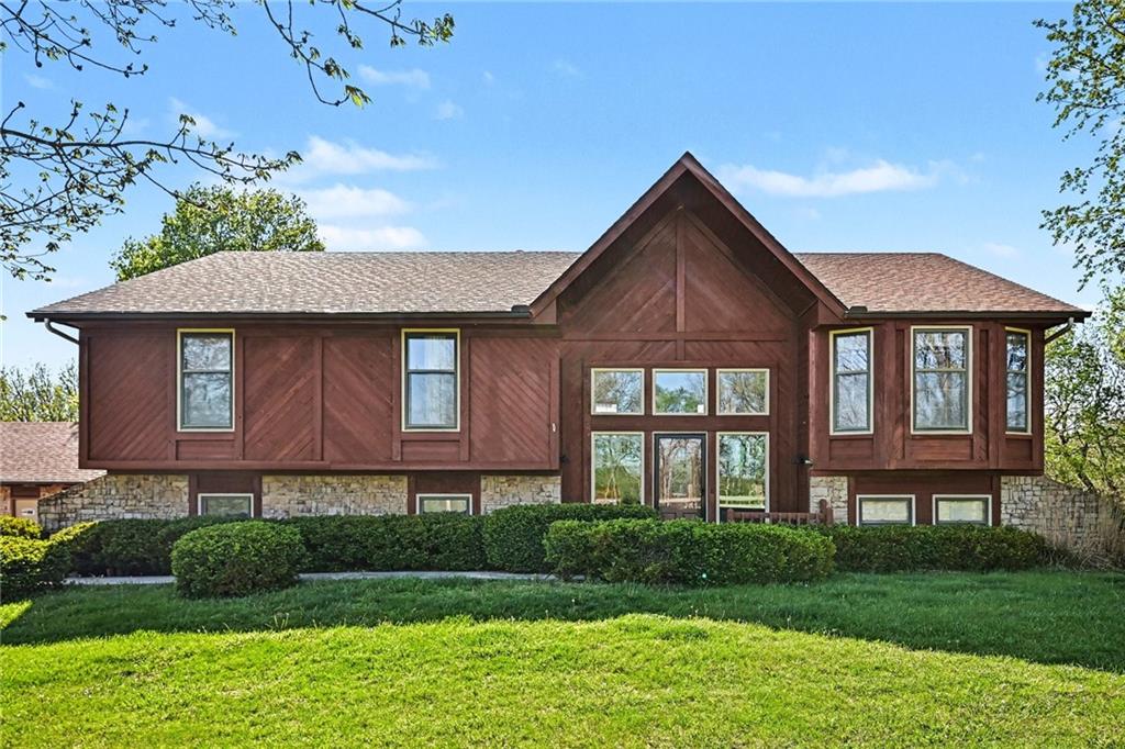 Photo of 15800 Rule Lane, Smithville, MO 64089