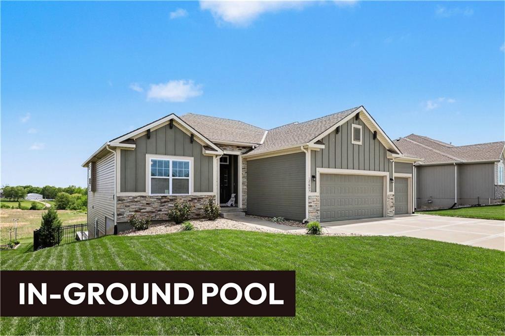 Photo of 17605 Greyhawke Ridge Drive, Smithville, MO 64089