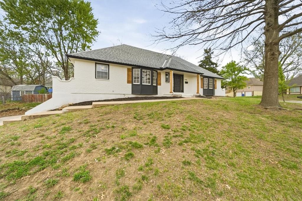 Photo of 12816 Overhill Avenue, Grandview, MO 64030