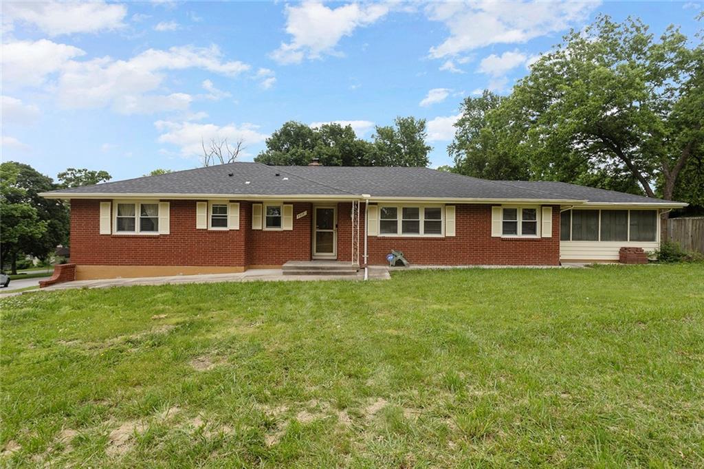 Photo of 7517 N Central Street, Gladstone, MO 64118