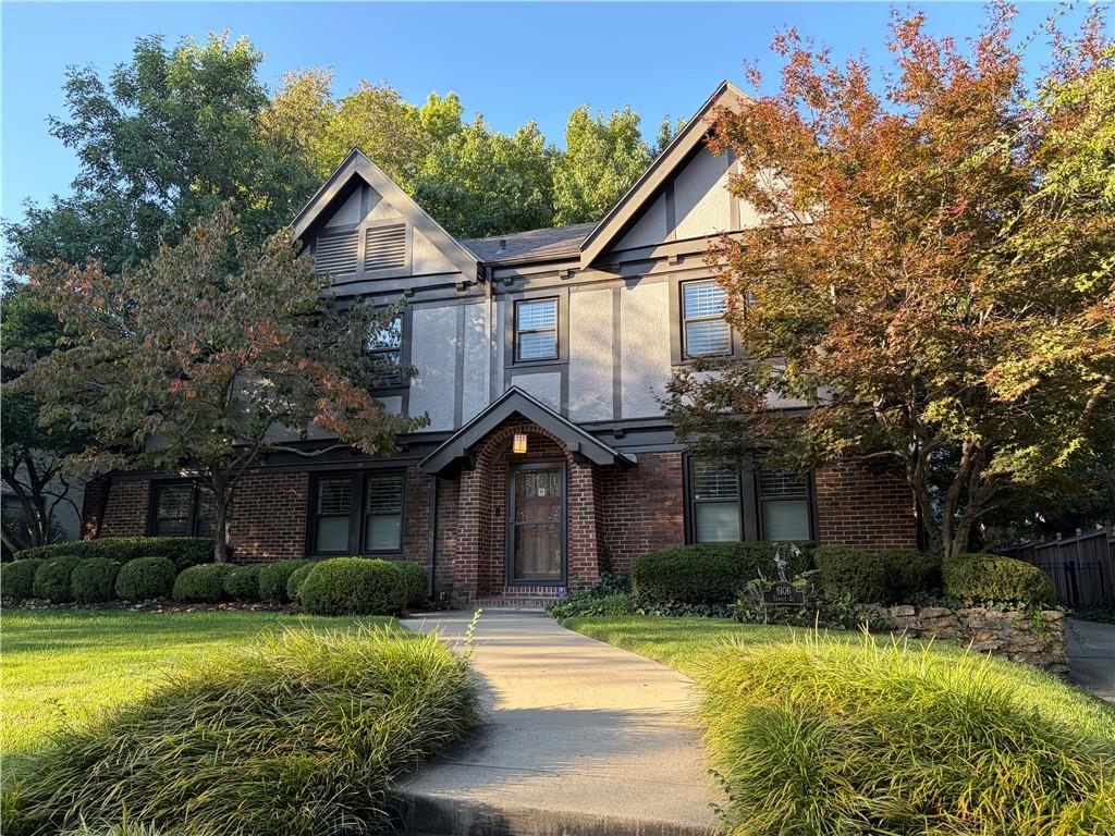 Photo of 6106 Summit Street, Kansas City, MO 64113