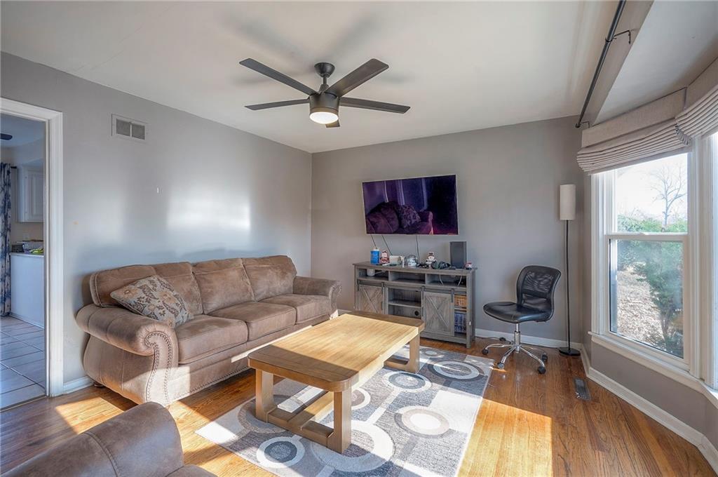Photo of 6104 E 136th Street, Grandview, MO 64030