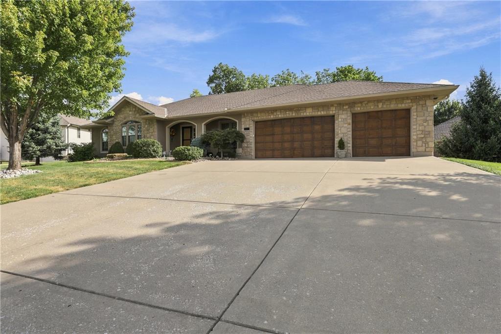 Photo of 3829 S Coachman Drive, Independence, MO 64055