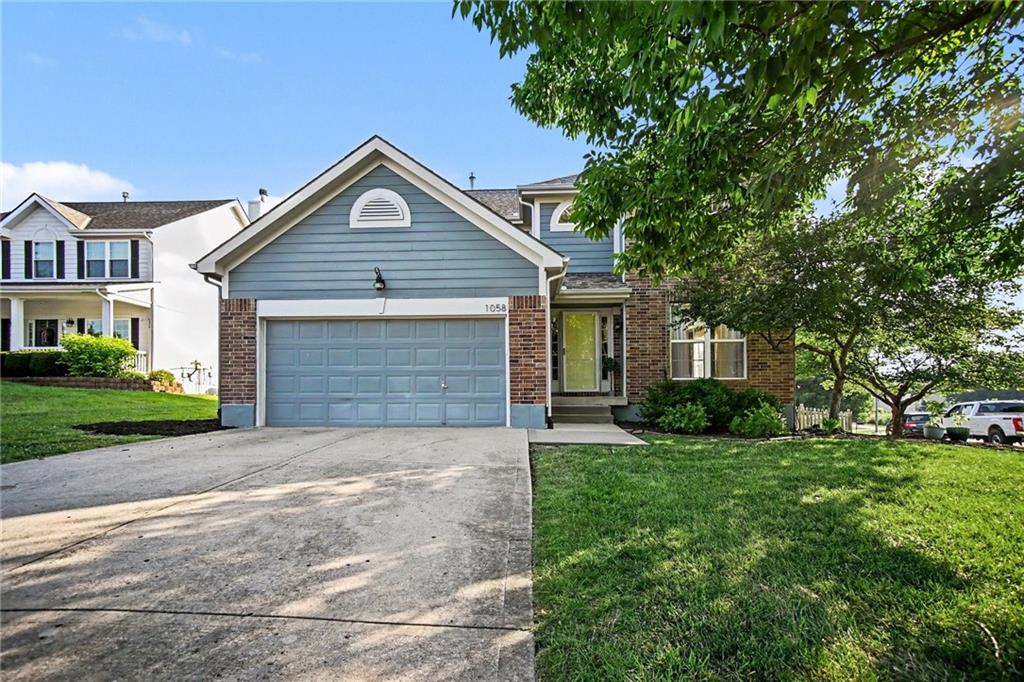 Photo of 1058 Maple Woods Terrace, Liberty, MO 64068