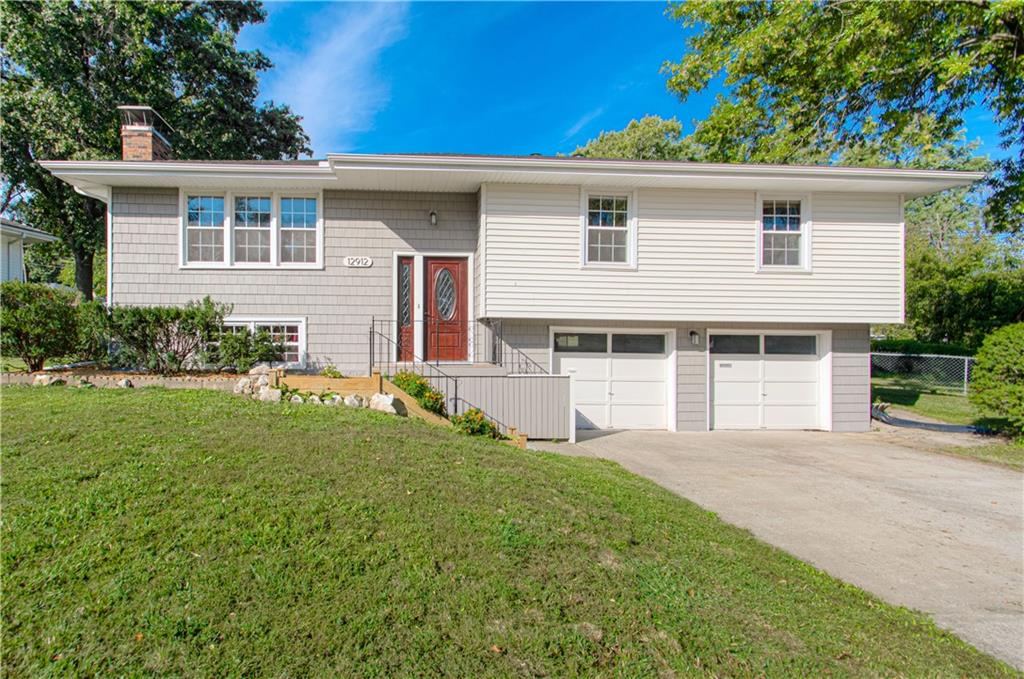 Photo of 12912 Bristol Court, Grandview, MO 64030