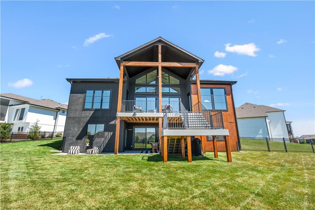 Photo of 17420 Crystal Street, Overland Park, KS 66221