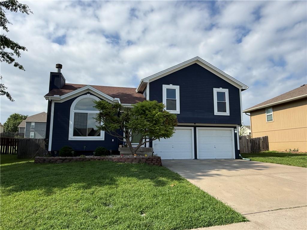 Photo of 104 Spinnaker Drive, Smithville, MO 64089