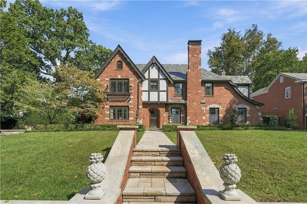 Photo of 1010 W 65th Street, Kansas City, MO 64113
