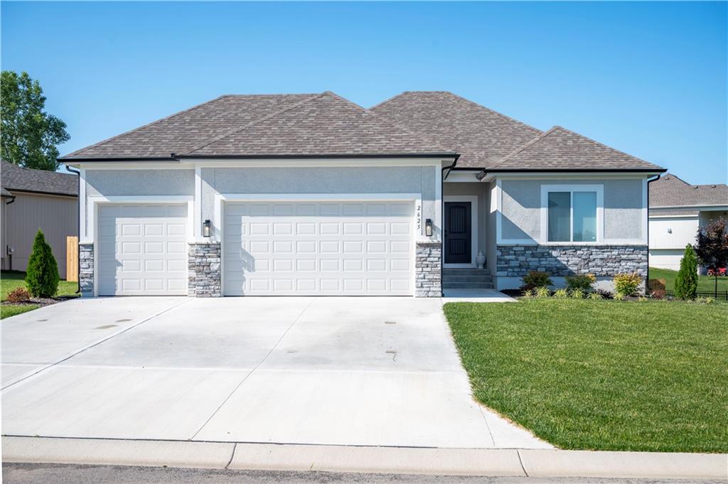 Photo of 2625 SW Summer Creek Place, Blue Springs, MO 64015