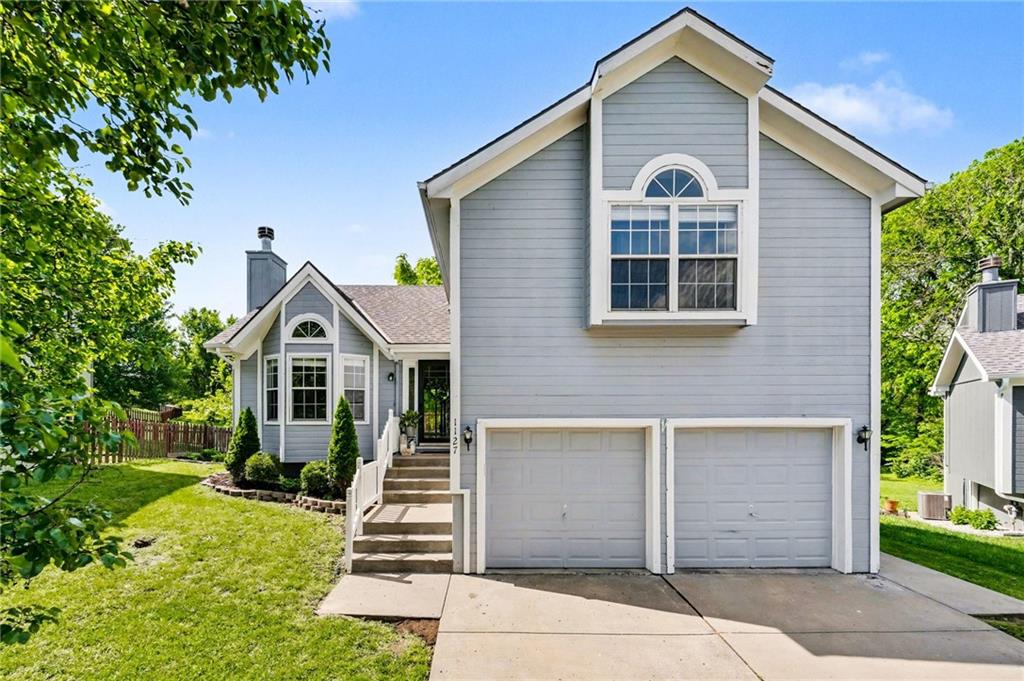 Photo of 1127 Cardinal Drive, Liberty, MO 64068