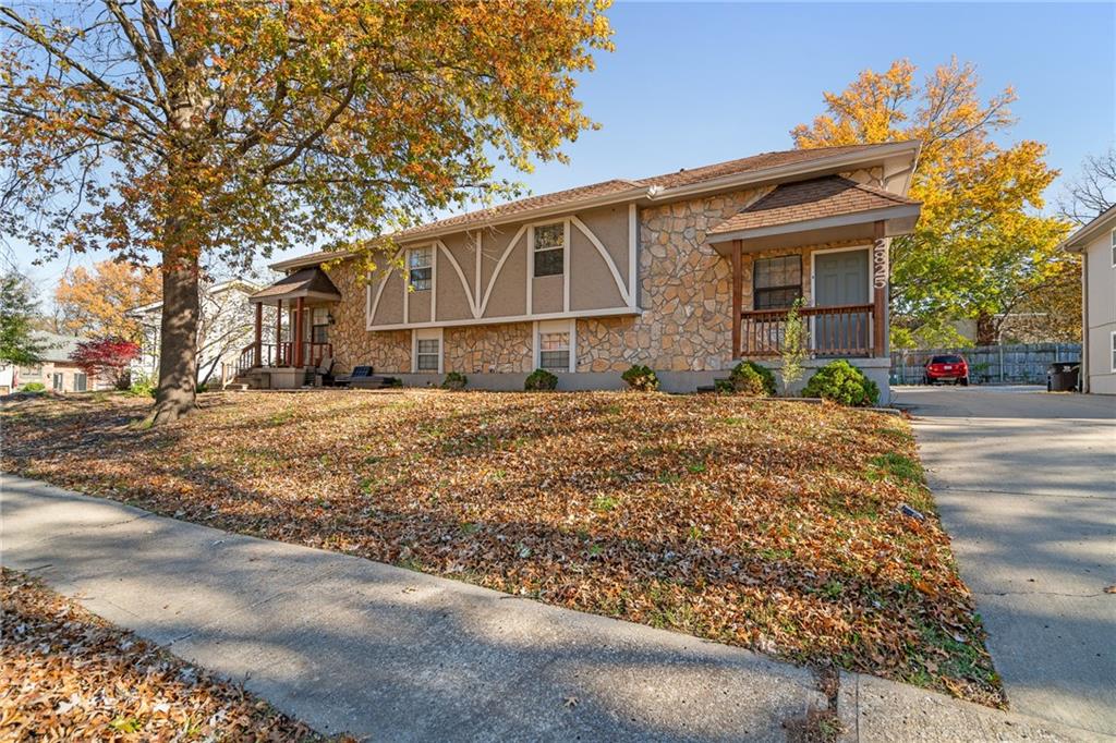 Photo of 2825 & 2829 Tepee Avenue, Independence, MO 64057