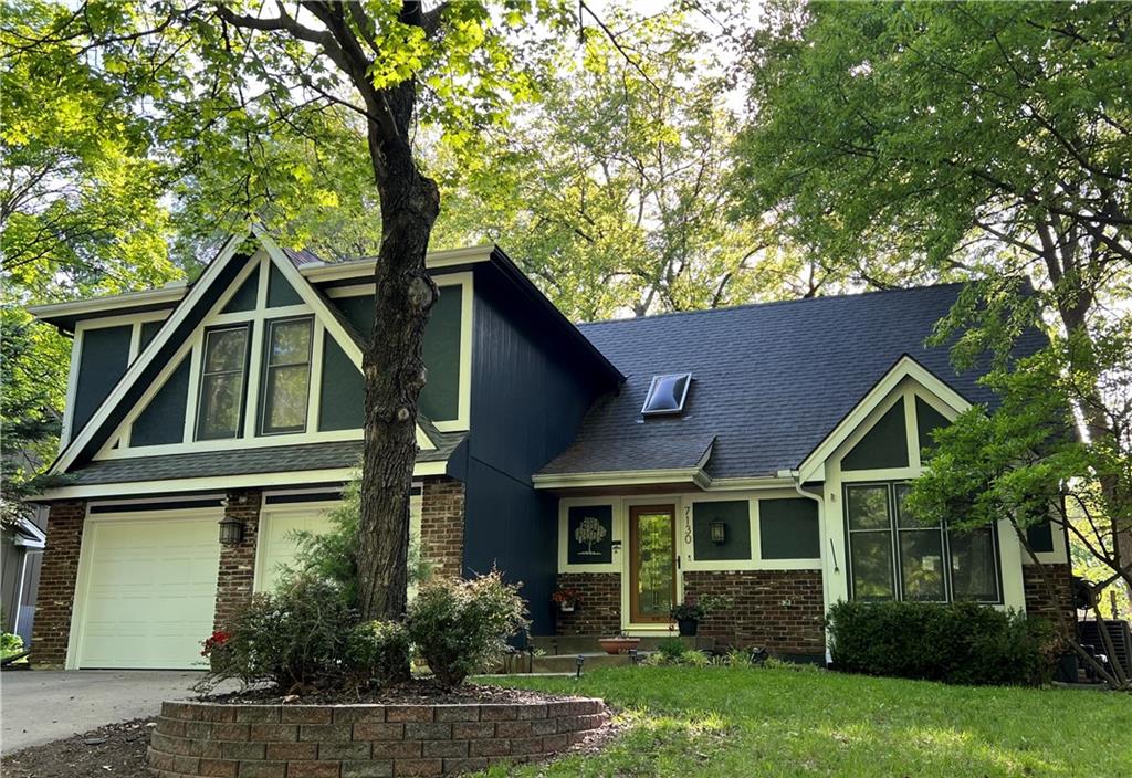 Photo of 7130 N Woodland Avenue, Gladstone, MO 64118