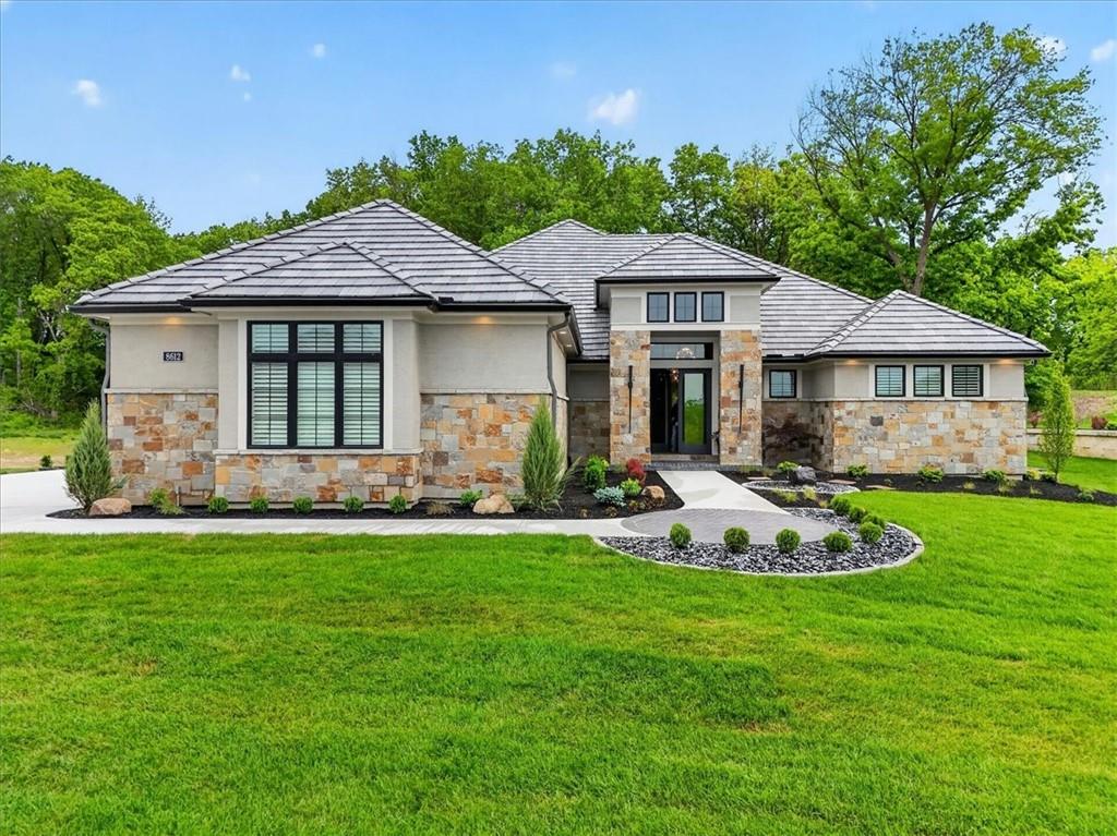 Photo of 8612 Westridge Court, Parkville, MO 64152