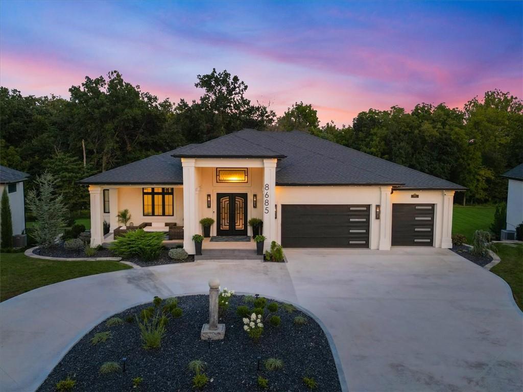 Photo of 8685 NE Shoal Creek Valley Drive, Kansas City, MO 64157