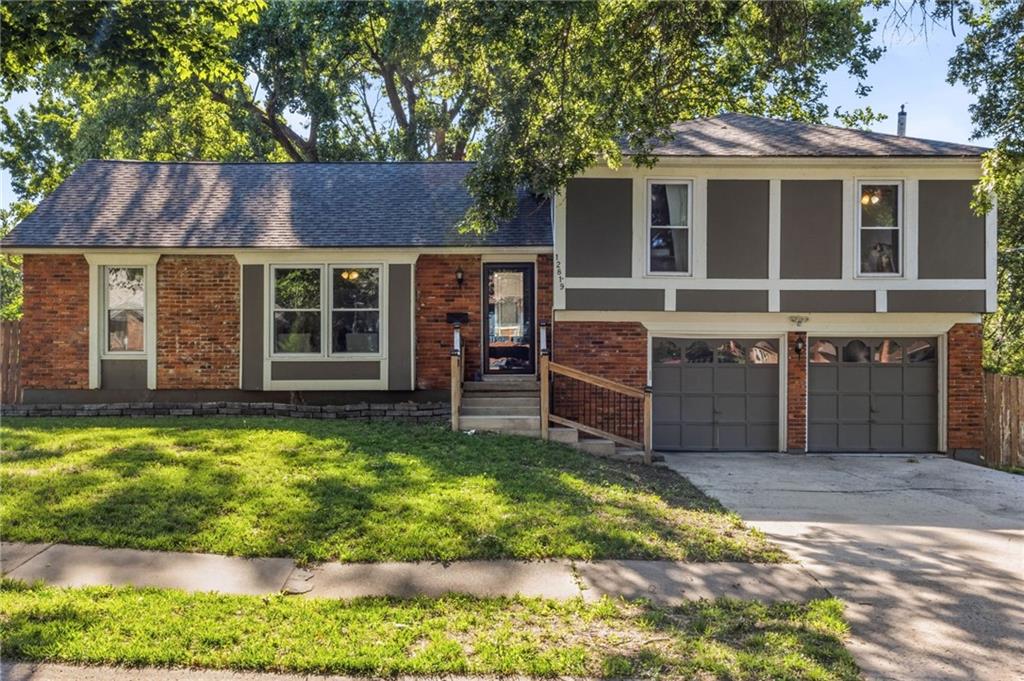 Photo of 12819 Cambridge Avenue, Grandview, MO 64030