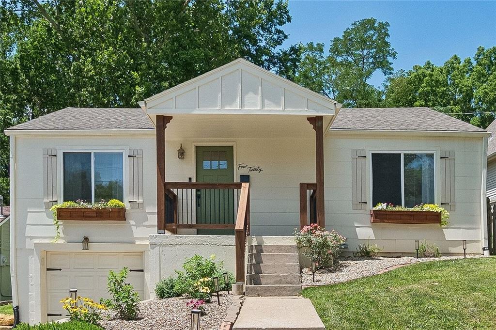 Photo of 420 N Fairview Avenue, Liberty, MO 64068