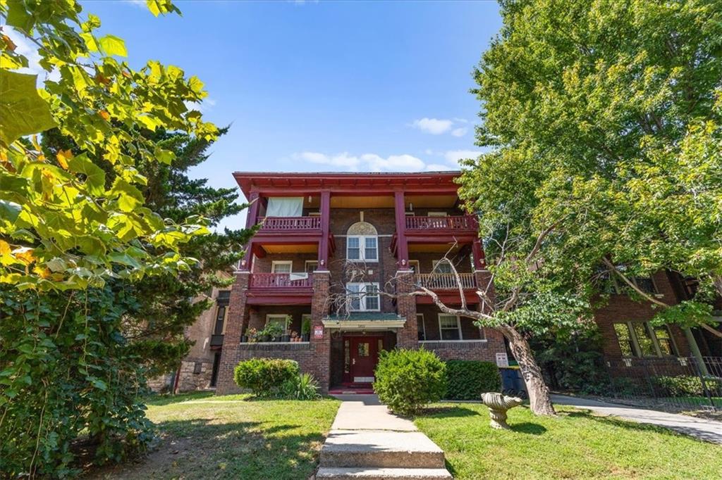 Photo of 3820 Walnut Street, Kansas City, MO 64111