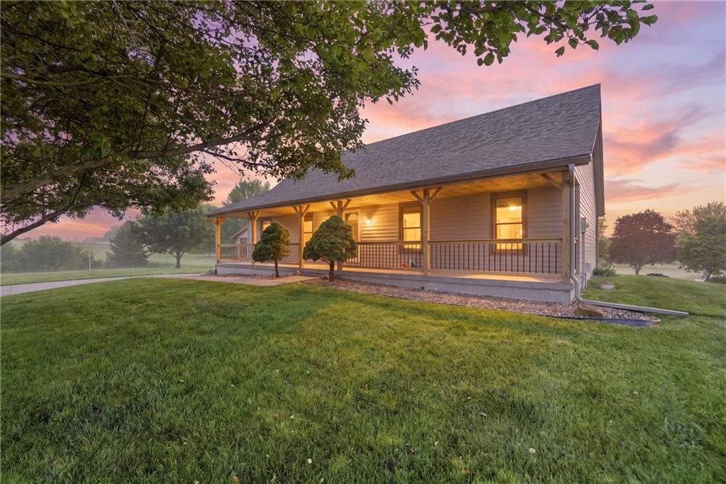 Photo of 15220 Terra Pulchra Drive, Smithville, MO 64089