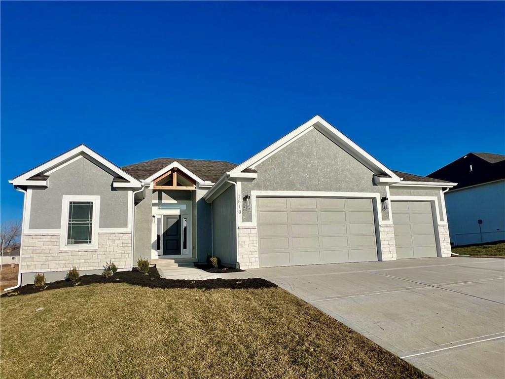 Photo of 1913 Longview Drive, Liberty, MO 64068