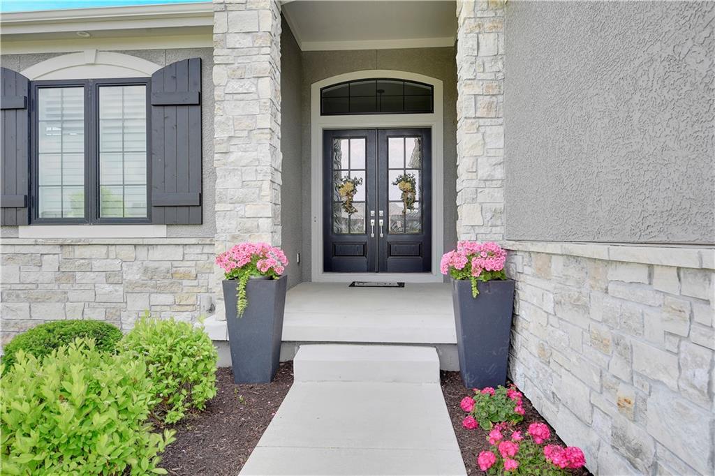 Photo of 10715 W 142nd Terrace, Overland Park, KS 66221