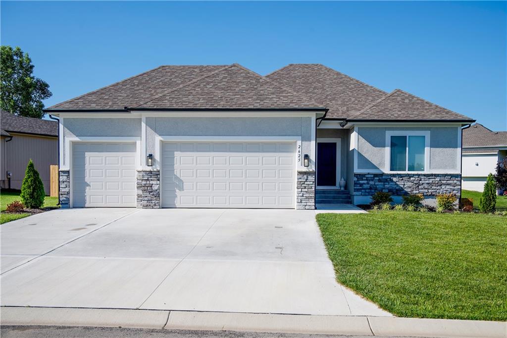 Photo of 2625 SW Summer Creek Place, Blue Springs, MO 64015