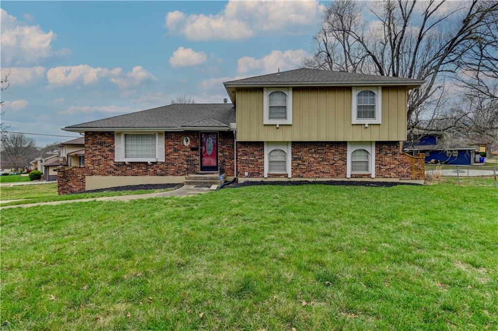 Photo of 12718 Oakland Avenue, Grandview, MO 64030