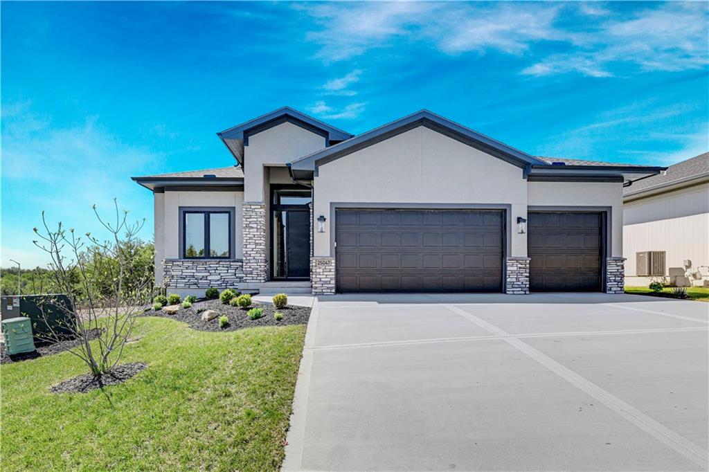 Photo of 25047 W 98th Place, Lenexa, KS 66227