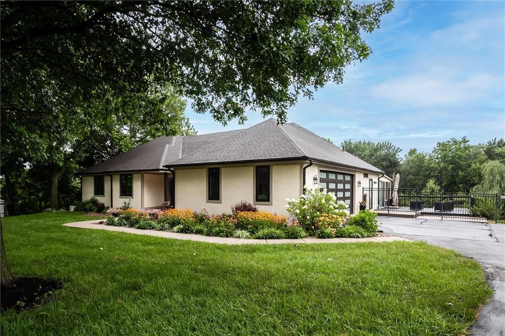 Photo of 2212 E County Road H Highway, Liberty, MO 64068