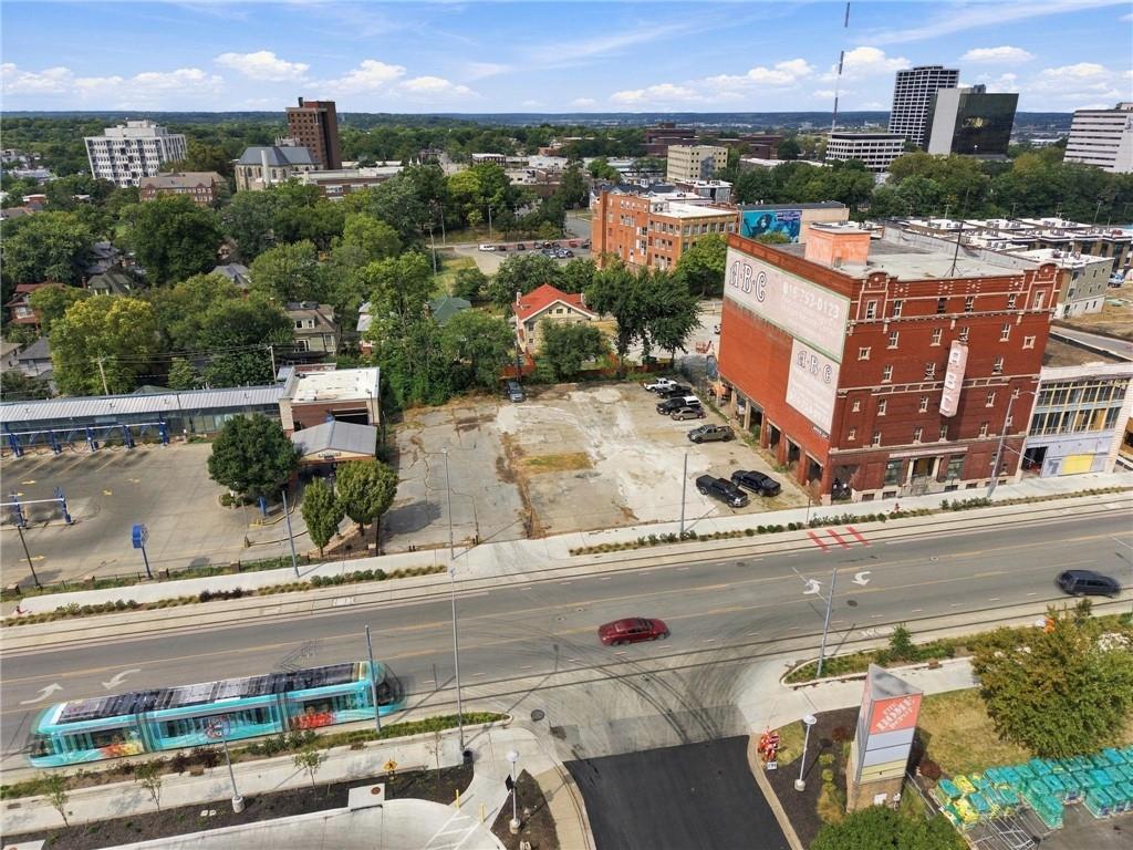 Photo of 3260 Main Street, Kansas City, MO 64111
