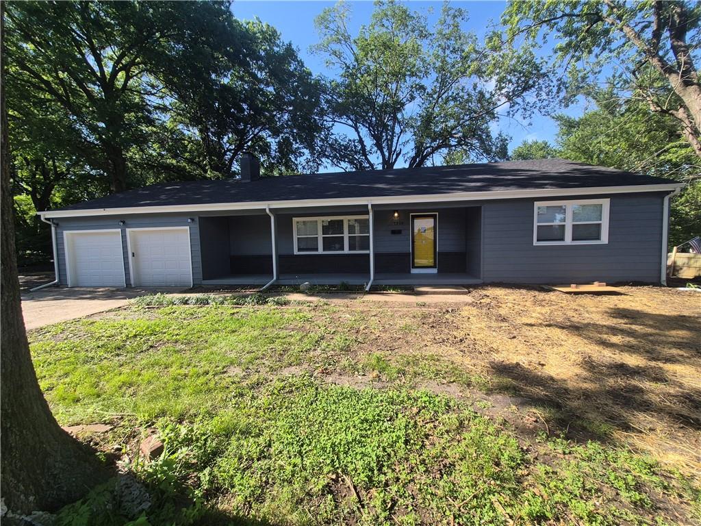Photo of 7310 High Grove Road, Grandview, MO 64030