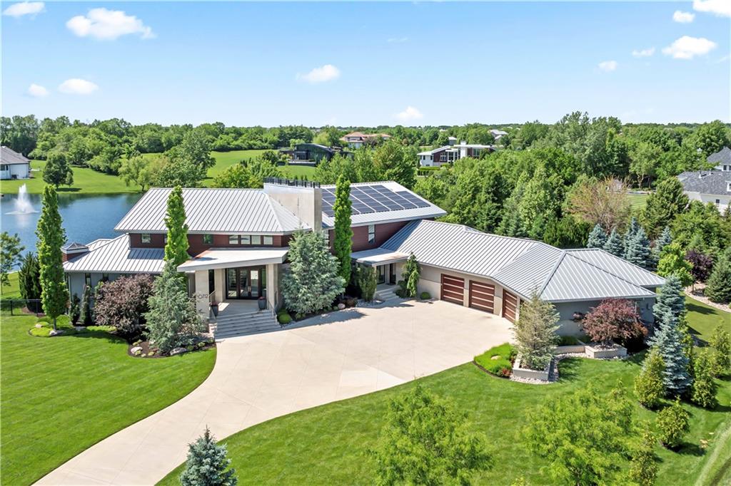 Photo of 10712 W 165th Street, Overland Park, KS 66221