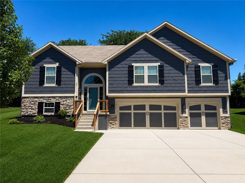 Photo of 412 Duncan Drive, Liberty, MO 64068