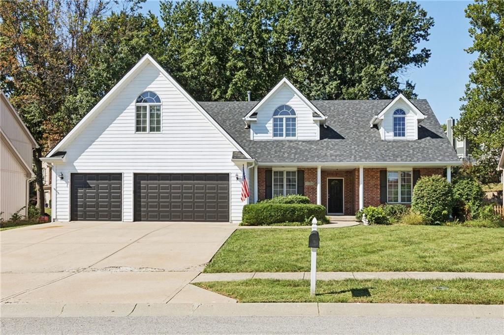 Photo of 1024 Redwood Lane, Liberty, MO 64068